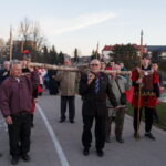 Didžiojo penktadienio vakarą Kryžiaus kelio eisena Senvagėje rengiama nuo 2015-ųjų. M. GARUCKO nuotr.