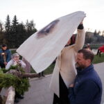 Didžiojo penktadienio vakarą Kryžiaus kelio eisena Senvagėje rengiama nuo 2015-ųjų. M. GARUCKO nuotr.