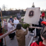 Didžiojo penktadienio vakarą Kryžiaus kelio eisena Senvagėje rengiama nuo 2015-ųjų. M. GARUCKO nuotr.