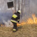 Milžiniškas dūmų debesis kyla virš Panevėžio vakarinės dalies.