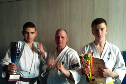 Savaitgalį Kėdainių sporto arenoje vyko Lietuvos kiokušin karatė jaunučių U-16, jaunių U-18 ir jaunimo U-20 čempionatas bei atranka į Europos kiokušin karatė čempionatą. Panevėžio kiokušin karatė klubo „Argus“ kovotojai iš čempionato persivežė du medalius.