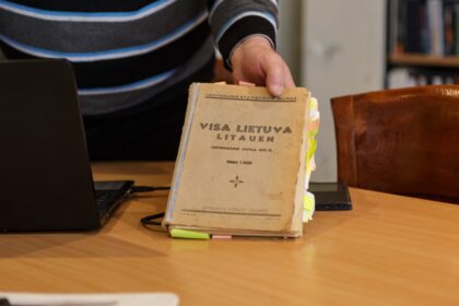 Panevėžio istorijoje itin ryškų pėdsaką palikusi žydų tauta, net ir istorinių kataklizmų išblaškyta po pasaulį, nepamiršo pradžią davusio miesto. Ne vienas emigravęs žydų tautybės panevėžietis garsino Panevėžį, o dabar jų palikuoniai atvyksta į Aukštaitijos sostinę ieškoti kadaise čia gyvenusių, dirbusių, kūrusių tėvų, senelių pėdsakų.