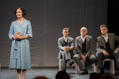 Kiekvieną pavasarį Panevėžio teatro „Menas“ scenoje atgimstantis Kamerinių spektaklių festivalis šįmet mini jaunatviškos brandos – penkiolikos metų sukaktį. Kiek daugiau nei per savaitę teatro gerbėjai galės pamatyti dešimt spektaklių, kuriuos pristatys kūrėjai iš visos Lietuvos.