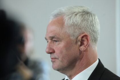 Apeliacinis teismas buvusį Seimo narį Vitą Matuzą išteisino dėl kyšininkavimo, bet paliko galioti nuteisimą dėl piktnaudžiavimo.