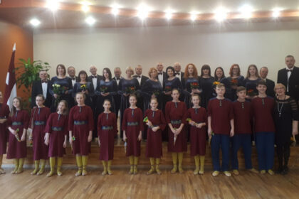 Miežiškių kultūros centro moterų vokalinis ansamblis „Raskila“ (vadovė Lina Kairytė) viešėjo Latvijoje, jau beveik dvidešimt metų su Panevėžio rajonu bendradarbiaujančiuose Limbažiuose. Miežiškietės pristatė savo šalies vokalinės muzikos tradicijas šiame mieste vykusiame pavasario koncerte.