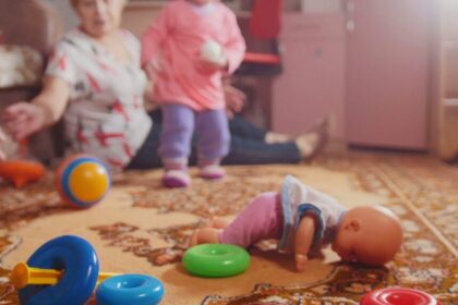 Socialinės apsaugos ir darbo ministras Linas Kukuraitis sako, kad vaikų iš šeimų šiuo metu paimama mažiausiai per dešimtmetį.