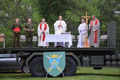 Šiandien Panevėžio miesto meras Rytis Račkauskas dalyvavo Lietuvos kariuomenės Mechanizuotosios pėstininkų brigados ,,Geležinis Vilkas“ Karaliaus Mindaugo husarų bataliono 24-ųjų Vėliavos įteikimo metinių minėjime.
