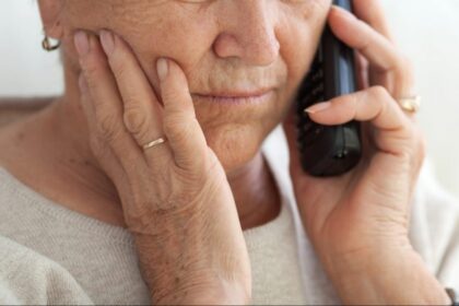 Nors apie telefoninių sukčių aferas kalbama daug ir plačiai, jų aukso amžius, regis, vis tiek nesibaigia.