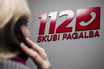 Mįslingas įvykis Panevėžyje: moteris pranešė, jog jai ranką nudegino ant gyvatvorės išpilta neaiški cheminė medžiaga.