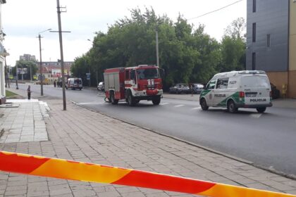 A. Jakšto gatvę remontuojantys darbininkai ant kojų sukėlė ir specialiąsias tarnybas, ir civilinės saugos specialistus.