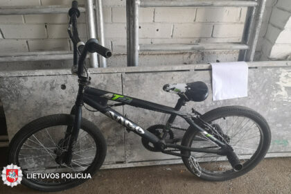 2019-07-15 nakties metu Panevėžyje, Nemuno g., degalinėje, rastas dviratis.
