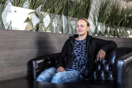 Visų spalvų medalių kolekciją iš pasaulio, Europos ir kitų varžybų surinkusiai panevėžietei 36-erių dviračių treko žvaigždei Simonai Krupeckaitei parako netrūksta.