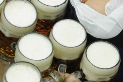 Alaus daryklos Biržuose direktorius ir gamybos vadovė bus teisiami dėl „juodo alaus“