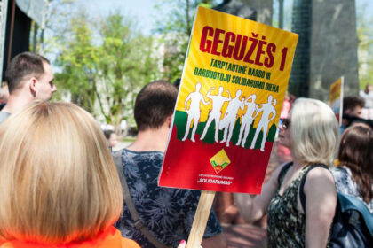 „Socialdarbietis“ Petras Čimbaras siūlo iš šventinių dienų sąrašo išbraukti gegužės 1-ąją, Tarptautinę darbo dieną.