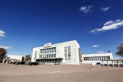 Galbūt trečias kartas nemeluos ir išsvajotam Panevėžio baseinui bus sėkmingas? Po dviejų nenusisekusių viešųjų pirkimų miesto Savivaldybė paskelbė dar vieną konkursą ir laukia architektūrinių baseino idėjų pasiūlymų.