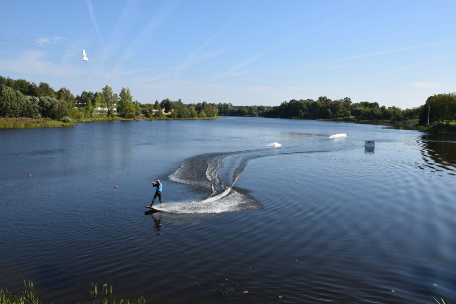 Panevėžio miesto savivaldybė pasirašė sutartį su UAB „Automatikos sistemos“, kitą vasarą „Ekrano“ tvenkinio teritorijoje ketinančia įrengti batutų parką.
