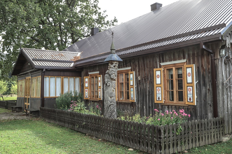 Šioje didžiulėje erdvėje įsikūrusioje Buzų sodyboje, kaip sako šeimininkai, gyvenimas yra nuostabus – ne iliuzija, o tikra realybė. I. STULGAITĖS-KRIUKIENĖS nuotr.