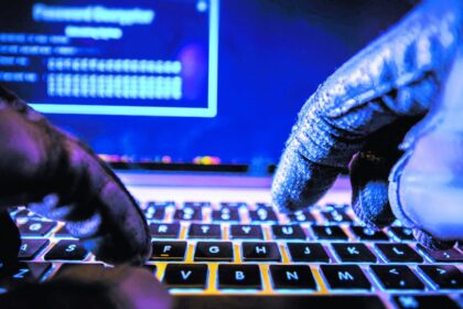 Panevėžio policija pradėjo tyrimą dėl neteisėto prisijungimo prie informacinės sistemos.