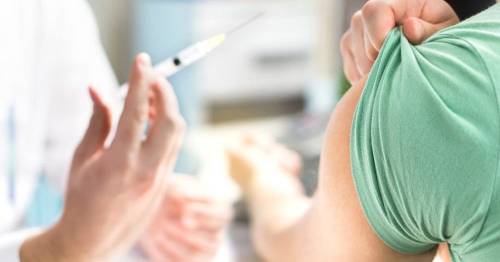 Sveikatos apsaugos ministerija (SAM) siekia įteisinti skiepus vaistinėse, numatyti galimybę skiepyti ir akušeriams bei slaugytojams.