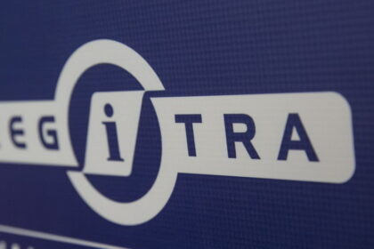 Panevėžiečio norėtas įregistruoti mersedesas pasirodė esąs vogtas.