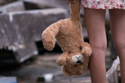 Panevėžyje šią savaitę nuosprendžius dėl seksualinio pobūdžio nusikaltimų prieš vaikus išgirdo du Aukštaitijos gyventojai. Vienas jų po nuosprendžio paskelbimo buvo suimtas iškart teismo salėje ir pasiųstas atlikti 5 metų laisvės atėmimo bausmės.