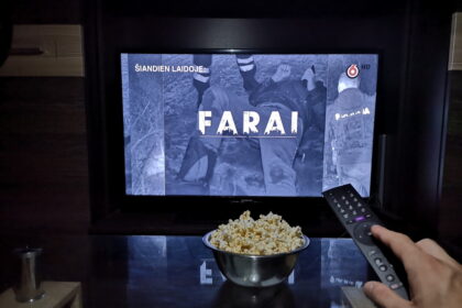 Televizijos laidoje „Farai“ be jų sutikimo parodytos moterys iš TV3 televiziją valdančios bendrovės prisiteisė 4 tūkst. eurų neturtinės žalos atlyginimo.