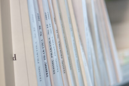 Šiaulių apygardos prokuratūra į teismą perdavė Specialiųjų tyrimų tarnybos (STT) Panevėžio valdybos tirtą sisteminės korupcijos didelės apimties baudžiamąją bylą, kurioje kaltinamas juridinis asmuo – UAB „Panevėžio melioracija“ ir dar 5 asmenys.