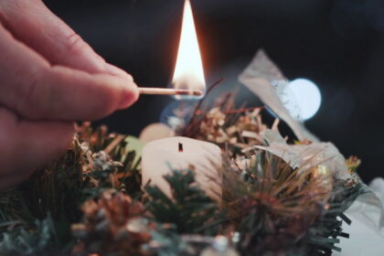 Šiandieną užbaigs ypatingas vakaras, kai stos ramybė, harmonija, kai rasime laiko vienas kitam, kai žibintai apšvies kaip niekad ištuštėjusias gatves, nes buvimas drauge taps svarbiau už bet kokius rūpesčius.