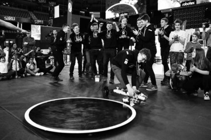 J. Balčikonio gimnazijos robotikos komanda „JBG Robotics“ atstovavo Panevėžiui Estijoje vykusiose tarptautinėse robotų varžybose „Robotex 2019“. Panevėžiečiams jos buvo itin sėkmingos – iškovotos prizinės vietos ir taurė.