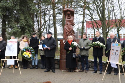 Pasauliui prisimenant pačios žiauriausios Aušvico-Birkenau mirties stovyklos 75-ąsias išvadavimo metines, Holokausto aukas pagerbė ir Panevėžys. Šiame mieste Antrojo pasaulinio karo metais sunaikinta net 95 proc. tuomet gyvavusios ir didžiulį indėlį į viso Panevėžio regiono raidą padariusios žydų bendruomenės.