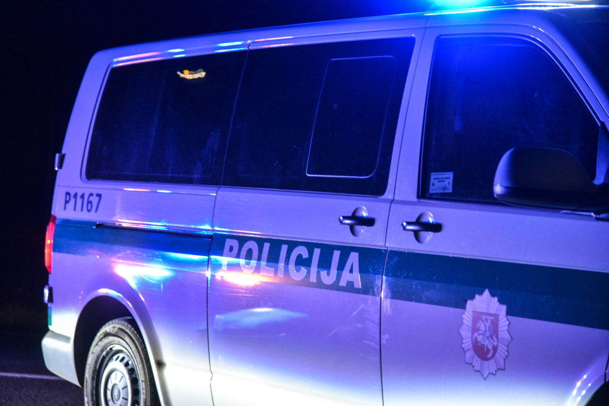 Po praėjusią savaitę įvykdytos vagystės iš automobilio jo savininkas skaičiuoja nemenkus nuostolius.