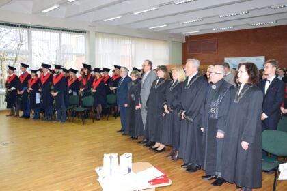 Šiandien Panevėžio miesto mero pavaduotojas Valdemaras Jakštas dalyvavo KTU Panevėžio technologijų ir verslo fakulteto diplomų įteikimo šventėje.