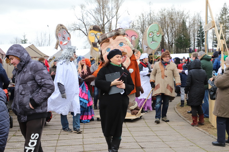 Panevėžio bendruomenių rūmų direktorė Sandra Myškienė ir kvietė visus pasibūti, pajusti tikrąją Užgavėnių dvasią. I. STULGAITĖS-KRIUKIENĖS nuotr.