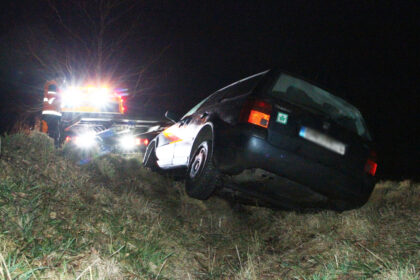 Naktį iš šeštadienio į sekmadienį Panevėžio rajone patruliavę policijos pareigūnai pastebėjo netoli Naudvario kaimo nuo kelio į pievą nuvažiavusį „Volkswagen“.