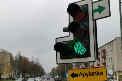 Panevėžio miesto savivaldybė Transporto kompetencijų agentūrai teiks prašymą grąžinti žaliąsias rodykles į 20 sankryžų.