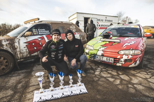 Rūtą Nedzelskienę ir žurnalistą Tomą Markelevičių suvedė meilė automobiliams. Asmeninio archyvo nuotr.