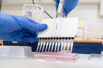 Lietuvoje patvirtinus 14 naujų koronaviruso atvejų, bendras jų skaičius šalyje pasiekė 1399, penktadienį pranešė Sveikatos apsaugos ministerija.