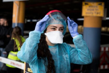 Lietuva pasirašė tiekimo sutartis dėl medicinos asmens apsaugos priemonių šalies gydymo įstaigoms. Numatyta, kad jos Lietuvą turėtų pasiekti artimiausiu metu.