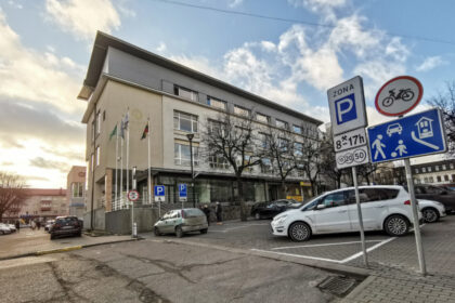 Praėjusią savaitę darbdaviai į darbą priėmė daugiausiai žmonių nuo karantino pradžios, ir tai rodo tam tikrus darbo rinkos atsigavimo ženklus, pranešė pirmasis Vyriausybės vicekancleris.