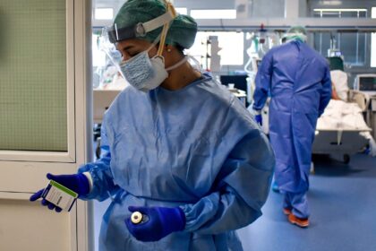 Trečiadienį patvirtintas 30-asis mirties nuo koronaviruso infekcijos atvejis, pranešė Sveikatos apsaugos ministerija.