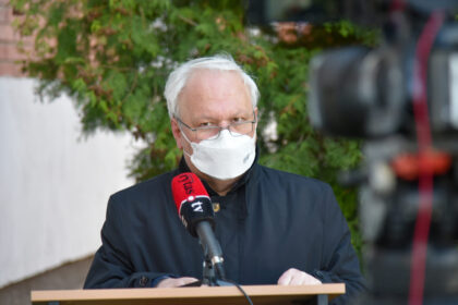 Ketvirtoji karantino savaitė Lietuvoje baigėsi sparčiai augančiu užsikrėtusiųjų koronavirusu skaičiumi. Visgi Respublikinės Panevėžio ligoninės vadovas Arvydas Skorupskas tvirtina, kad pastaroji savaitė, palyginti su ankstesnėmis, šiai įstaigai gerokai ramesnė.