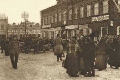 Nepriklausomybės priešaušryje savą valstybę sunkumų nepaisydami kūrė tiek lietuviai, tiek tautinės mažumos.