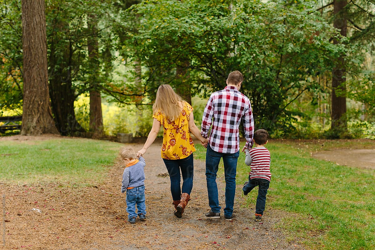 Vyriausybė trečiadienį pritarė prezidento Gitano Nausėdos siūlymui dėl papildomų išmokų vaikams, siekiant pagerinti šeimų padėtį per koronaviruso epidemiją ir per didesnį vartojimą paskatinti ekonomiką.