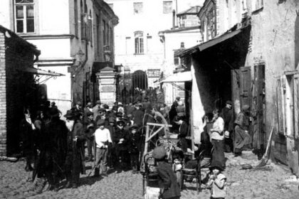 Gatvės vaizdas Vilniaus žydų kvartale. YADVASHEM.COM nuotr.