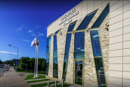 Verslo atstovai trečiadienį teismui pateikė skundą dėl karantino metu įvestų draudimų teikti paslaugas, pranešė advokatas.