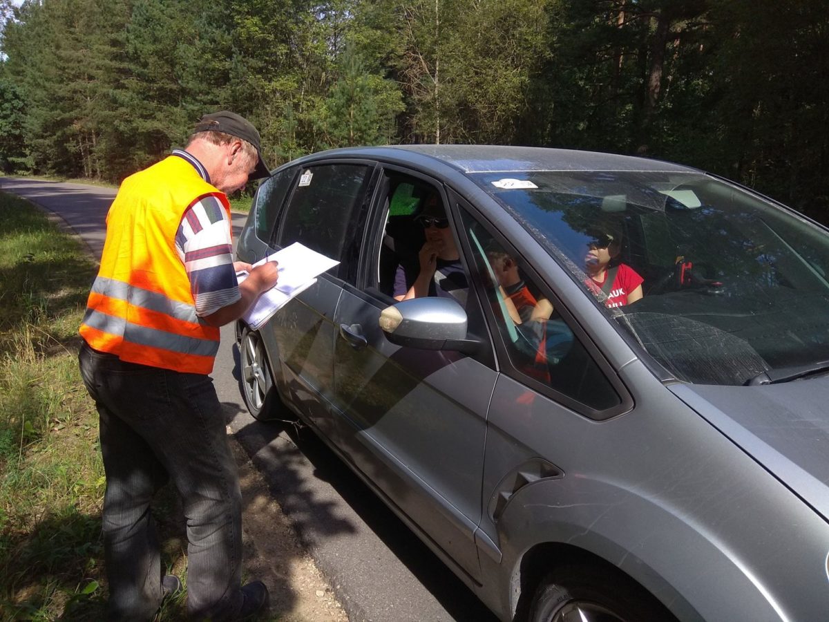 Atsiplėšti nuo visažinio ekrano dembaviškiui padeda aktyvus poilsis su šeima. V. Gylys su žmona ir vaikais – užkietėję turistinių, orientacinių ralių mėgėjai. Asmeninio archyvo nuotr.