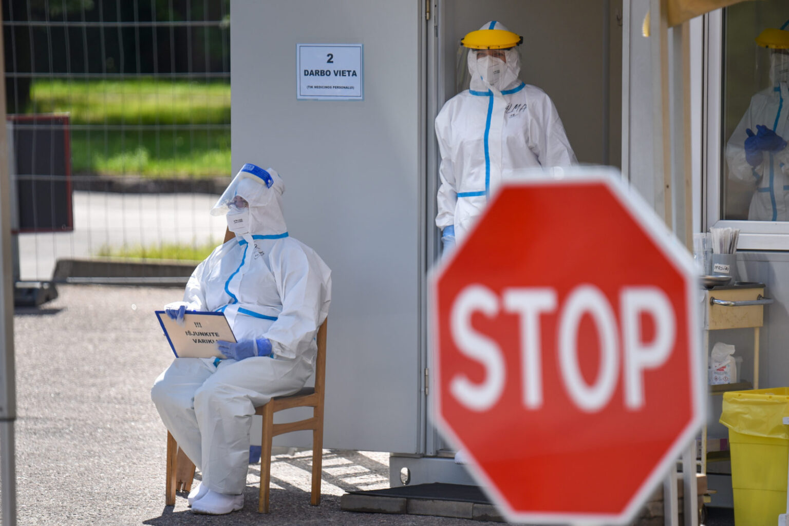 Nacionalinis visuomenės sveikatos centras (NVSC) informuoja, kad per vakar parą Lietuvoje patvirtinta dešimt naujų koronavirusinės infekcijos (COVID-19) atvejų.