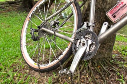 Sekmadienio vakarą, apie 21.46 val., Panevėžio rajono Vyčių kaime 37-erių dviratininkas, kuriam nustatytas 2,46 prom. girtumas, važiuodamas dviračiu, susidūrė su kitu nenustatytu dviratininku, kuris iš įvykio vietos pasišalino.