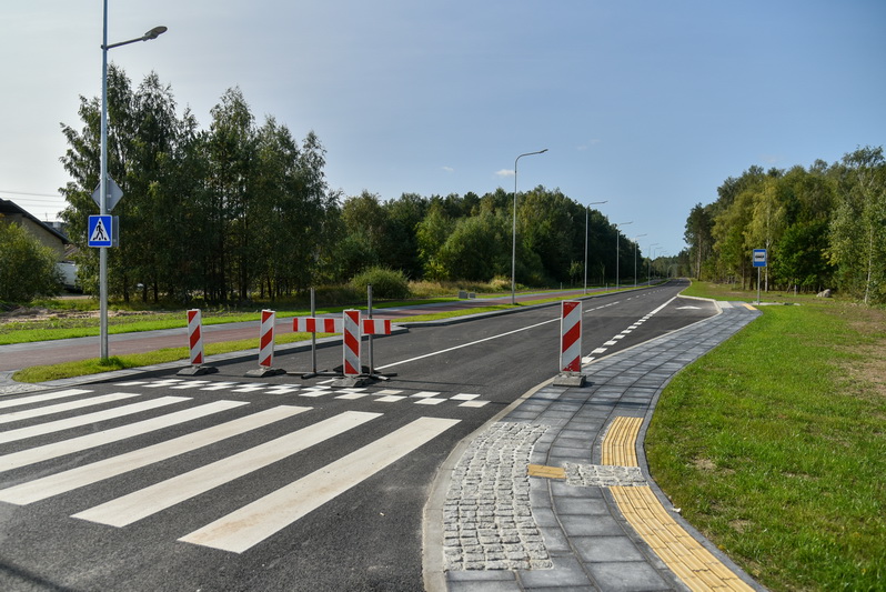Panevėžio Šiaurinė gatvė bus pirmoji su triukšmą sulaikančiais įrenginiais: pylimais, akustinėmis sienelėmis, dar ir porėtuoju tyliuoju asfaltu, kokiu iki šiol grįsta tik nedidelė J. Tilvyčio gatvės atkarpa. P. ŽIDONIO nuotr. 