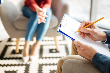 Startuoja svarbi naujovė: nuo šiol gyventojai, susidūrę su koronaviruso (COVID-19) situacijos sukeltu stresu, nerimu ir kitais psichologiniais sunkumais gali gauti nemokamą psichologų konsultaciją.